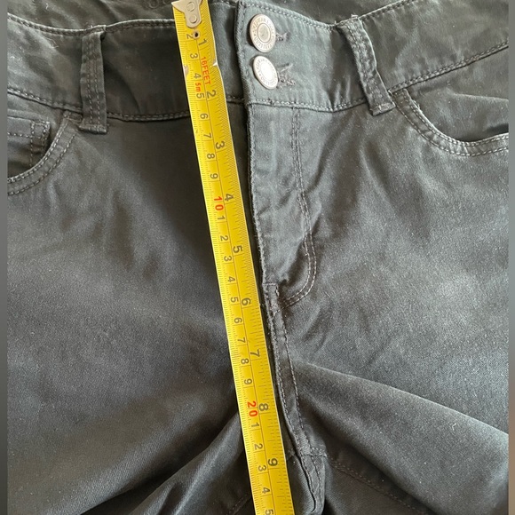 AE Black Artist Crop Jeans
American Eagle Outfitters - Picture 6 of 8